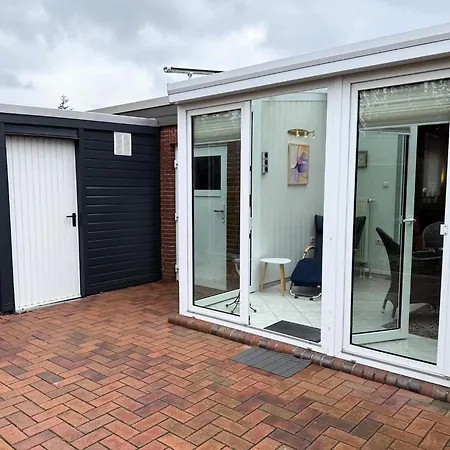 Bungalow, Dom wakacyjny *