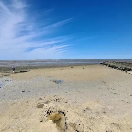 Dom wakacyjny Bungalow, *